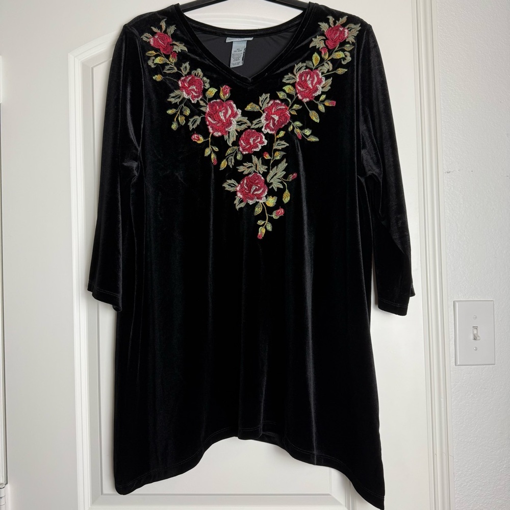Catherines Women's 0X Black Velvet Floral Embroidered Tunic Bohemian Whimsigoth